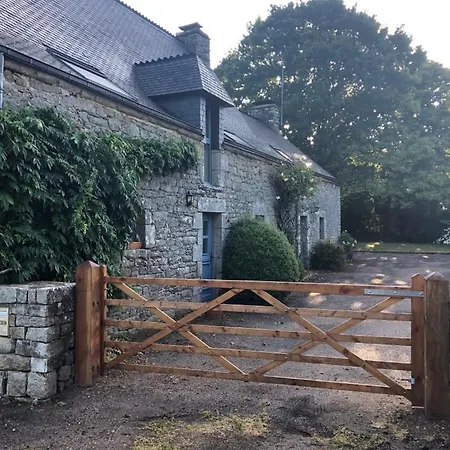 Spacious Longere,heated Swimming Pool, Idyllic Setting, Southern Brittany, Fr Vakantiehuis