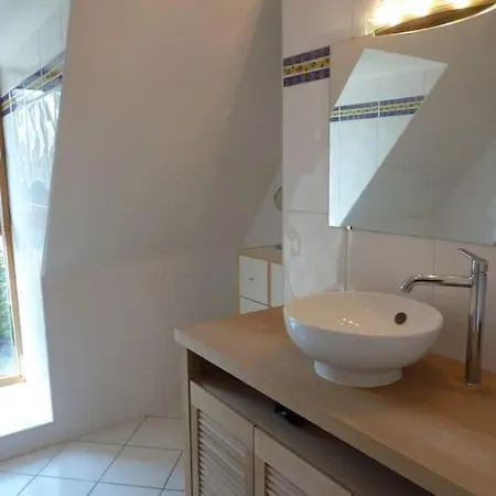 Spacious Longere,heated Swimming Pool, Idyllic Setting, Southern Brittany, Fr Vakantiehuis *
